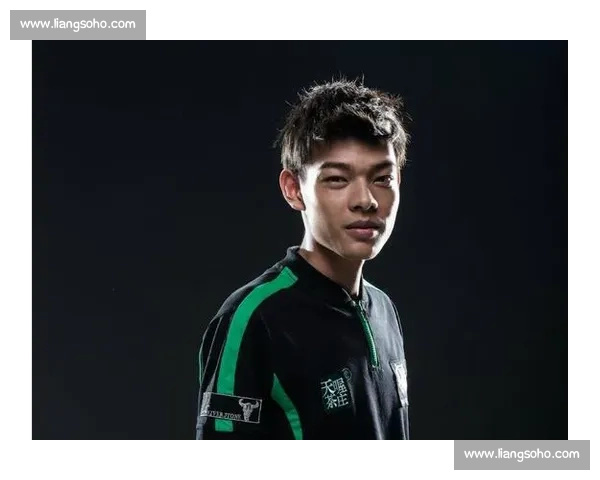 巅峰时刻决赛对决双方全力出击书写荣耀终章历史舞台上的英雄较量